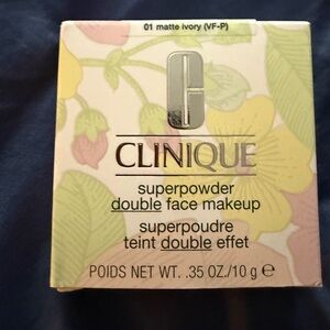Clinique Superpowder in Matte Ivory